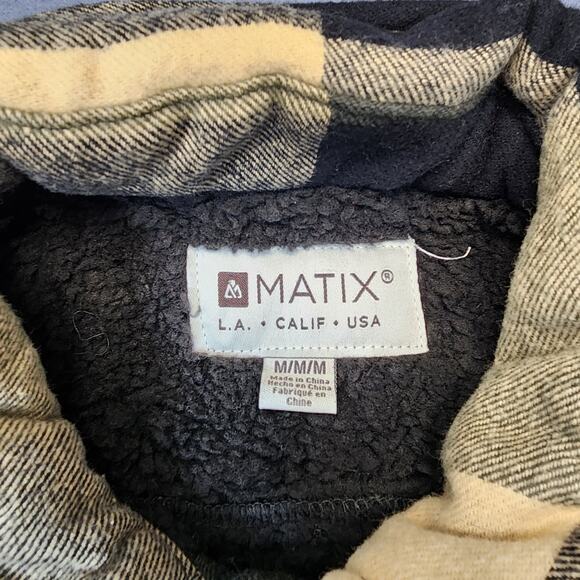 Matix Mens Shirt Jacket Shacket Medium Plaid Fleece Lined Snap Front Outdoors - Picture 3 of 15